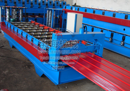 900型彩钢压瓦机