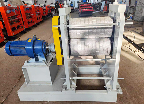 金属雕花板压花机