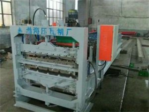  彩钢压瓦机械已经进入中国10历史